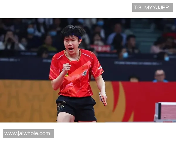 足球明星勇敢出手拦下保安队展现人性光辉与体育精神